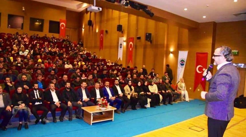 Dilovası&rsquo;nda &ldquo;Bilin&ccedil;li aile, duyarlı gen&ccedil;lik&rdquo; konferansı