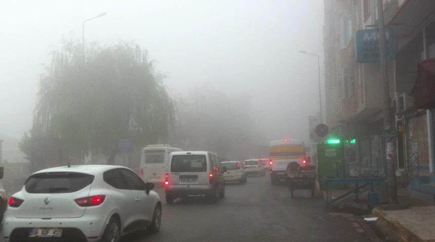 Iğdır yoğun sis altında