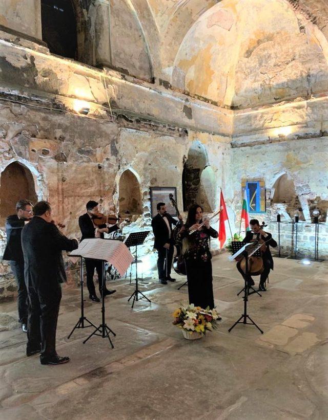 Trakya Ensemble ve ‘Sihirli Flüt’ Şefika Kutluer’den Filibe’de konser