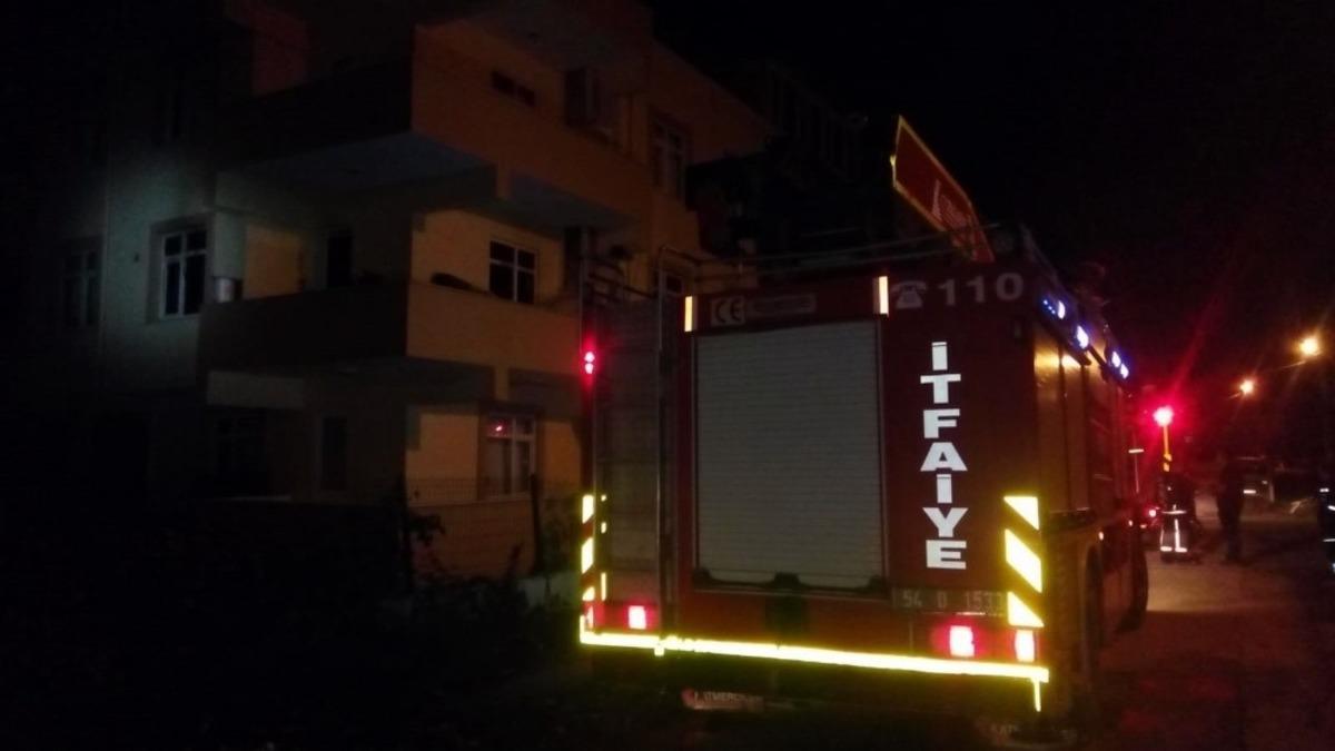 Evde &ccedil;ıkan yangın itfaiye ekiplerince s&ouml;nd&uuml;r&uuml;ld&uuml;