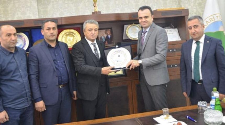 HATSO’dan DAKA Genel Sekreteri Güray’a plaket