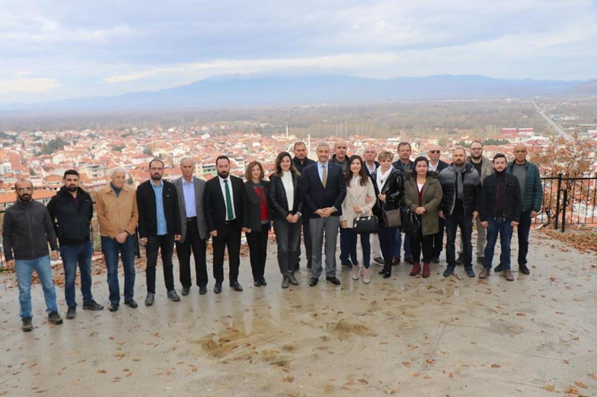 Başkan Bi&ccedil;er, mimar ve m&uuml;hendislerle buluştu