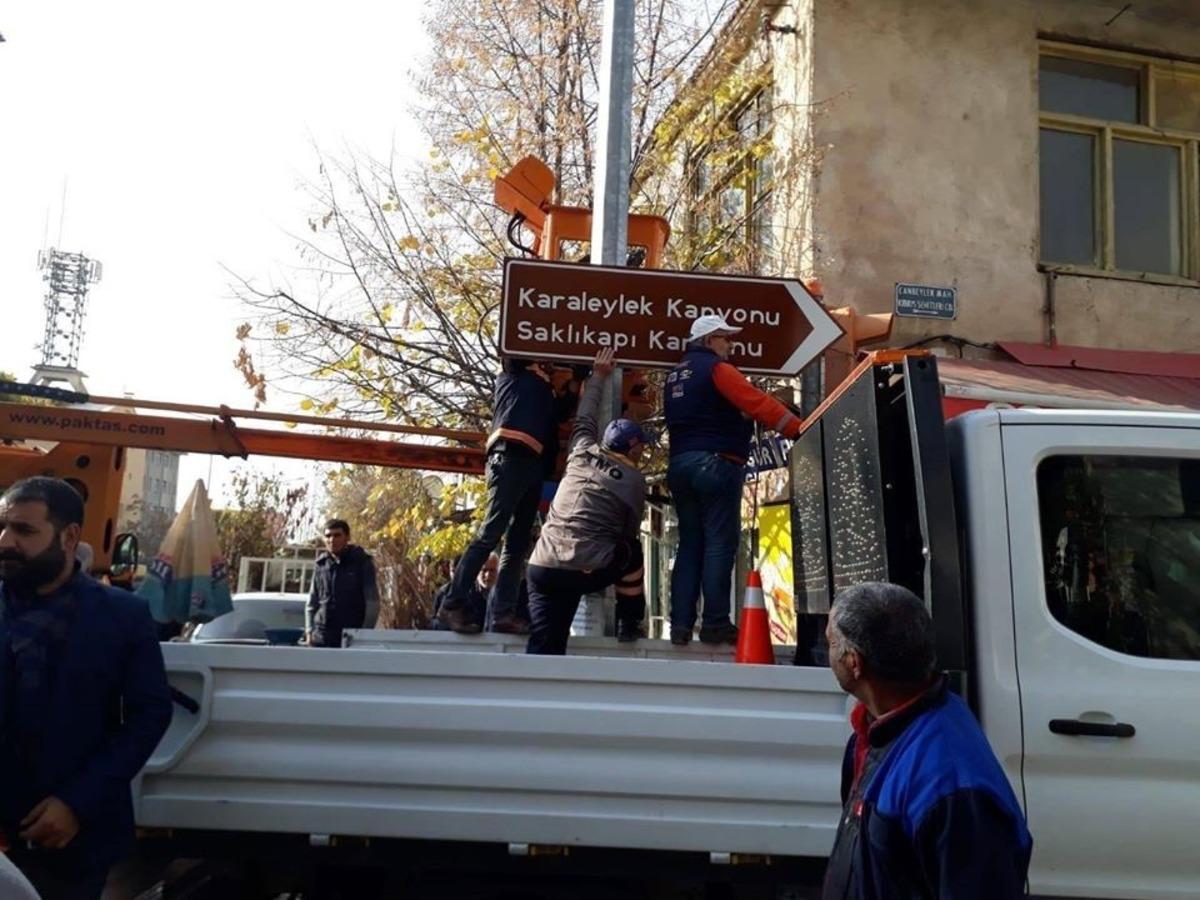 Yeni Keşif Kanyonlar i&ccedil;in y&ouml;n tabelası asılmaya başlandı