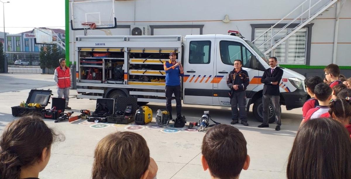 AFAD&rsquo;tan minik &ouml;ğrencilere &rsquo;Afet Farkındalığı&rsquo; eğitimi