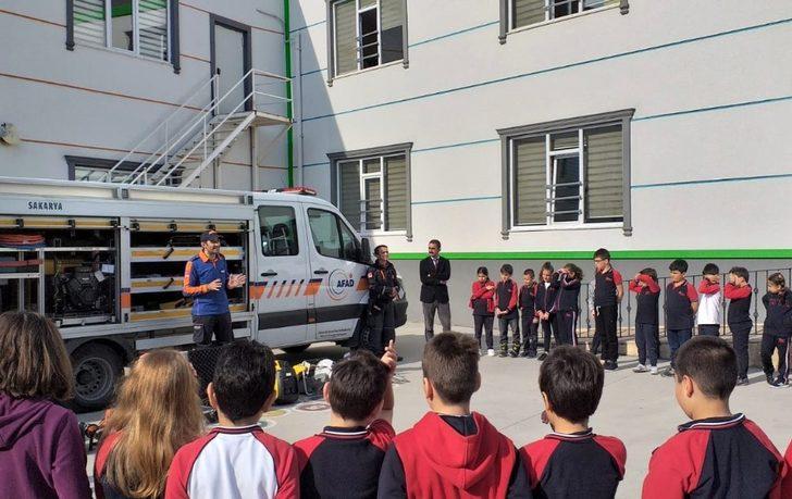 AFAD’tan minik öğrencilere ’Afet Farkındalığı’ eğitimi G2