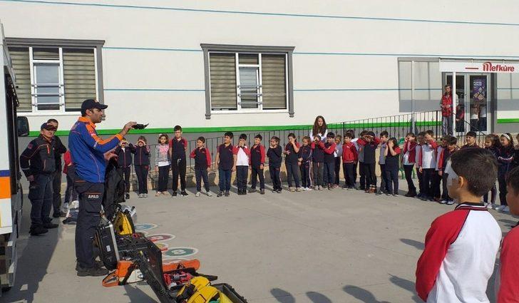 AFAD’tan minik öğrencilere ’Afet Farkındalığı’ eğitimi G5