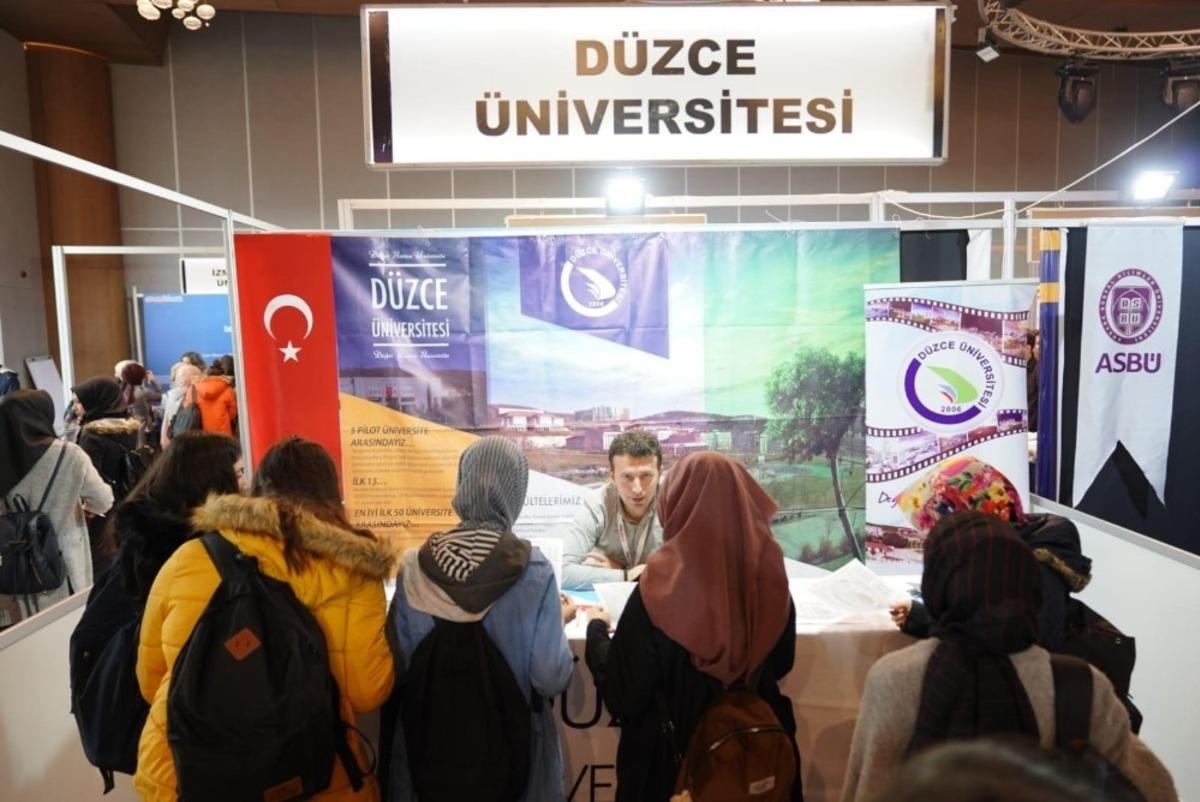 &Uuml;niversite adaylarını bilgilendirmeye