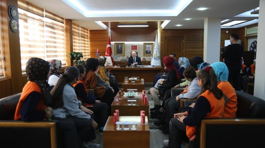 Başkan Bilgin, deneyimlerini &ouml;ğrenciler ile paylaştı