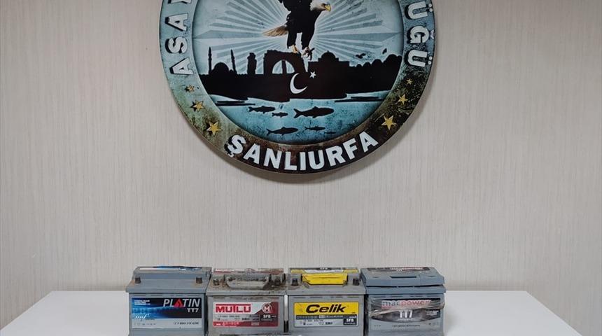 Ak&uuml; hırsızlığı yaptığı iddia edilen 3 zanlı tutuklandı