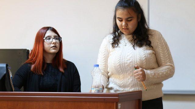 SAÜ’de ’Kleine Fabel’ kitabını yorumladılar