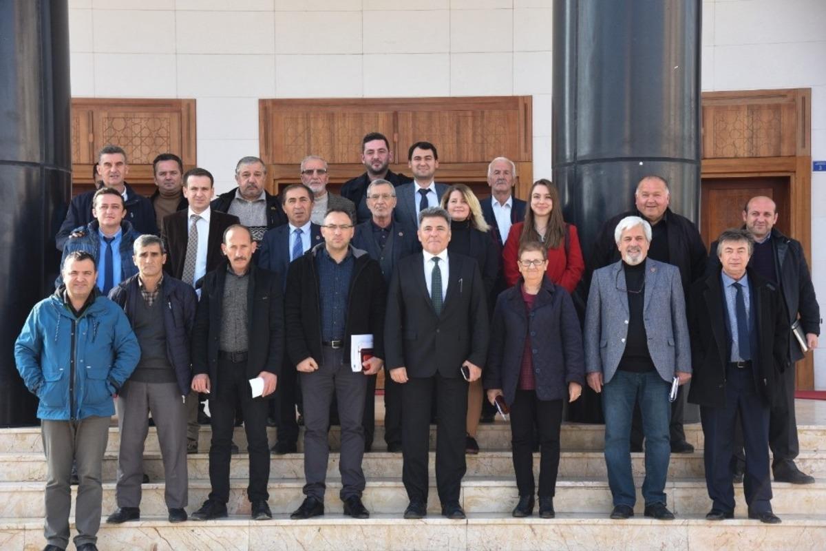 Muhtarların talep ve g&ouml;r&uuml;şleri &ccedil;&ouml;z&uuml;me kavuşuyor