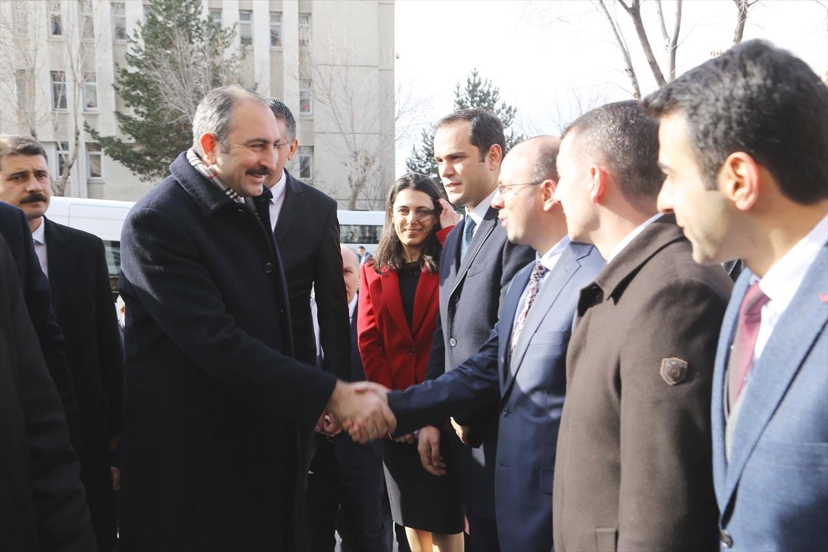 Adalet Bakanı Abdulhamit G&uuml;l: "82 milyon hep birlikte kardeşiz"