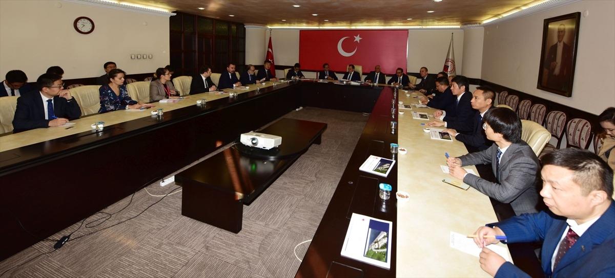 &Ccedil;in heyetine, Trabzon'daki iş olanakları konusunda bilgi verildi