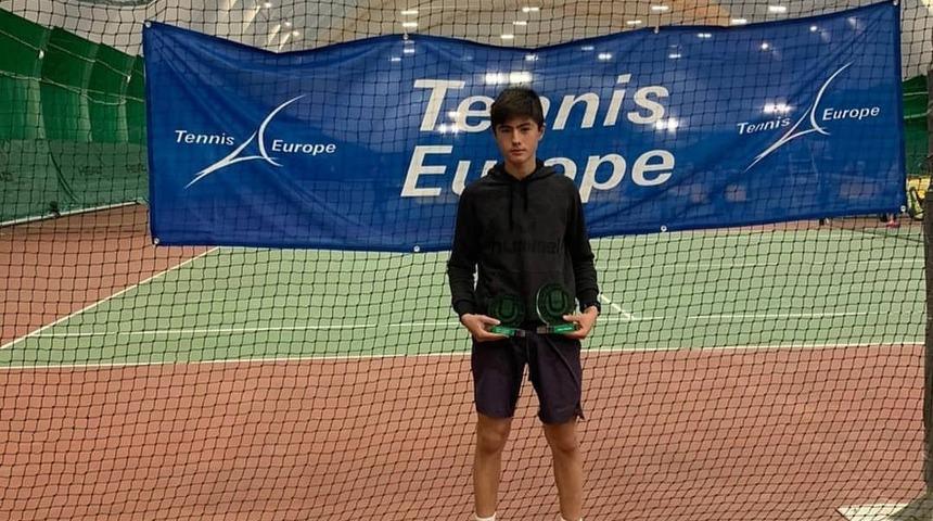 Arkada Cup'ta milli tenis&ccedil;i Atakan Karahan şampiyon