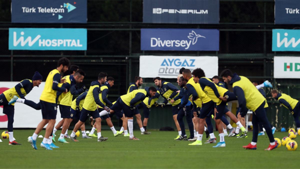 Fenerbah&ccedil;e'de Vedat Muriqi ve Max Kruse takımla &ccedil;alıştı