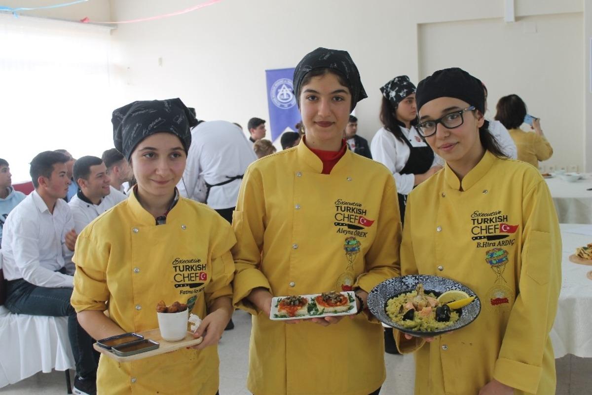 Ceyhanlı &ouml;ğrenciler "Avrupa Lezzetleri"nde yarıştı
