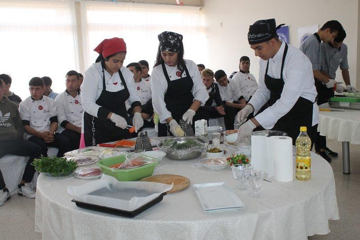 Ceyhanlı öğrenciler "Avrupa Lezzetleri"nde yarıştı G4