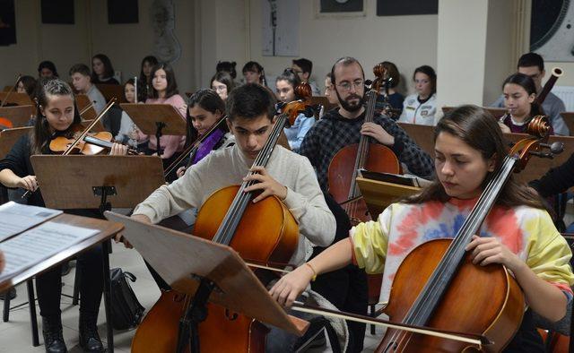 Çocuk Senfoni Orkestrasının prova çalışmaları sürüyor