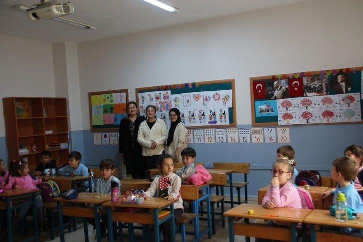 Başkan eşi Yanmaz çocukların yüzünü güldürdü G3