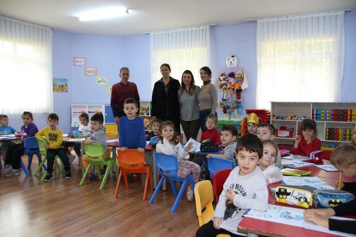 Başkan eşi Yanmaz çocukların yüzünü güldürdü G5