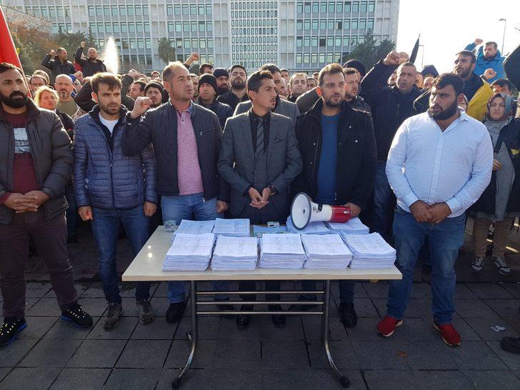 İBB'de işten çıkarılan işçilerin imza kampanyası sona erdi G4