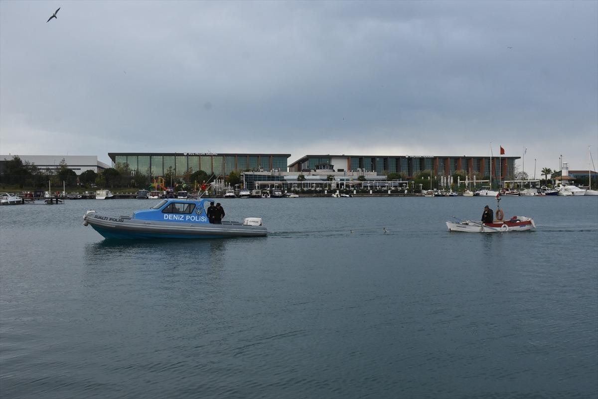 Samsun'da fırtına nedeniyle a&ccedil;ığa s&uuml;r&uuml;klenen teknedekiler kurtarıldı