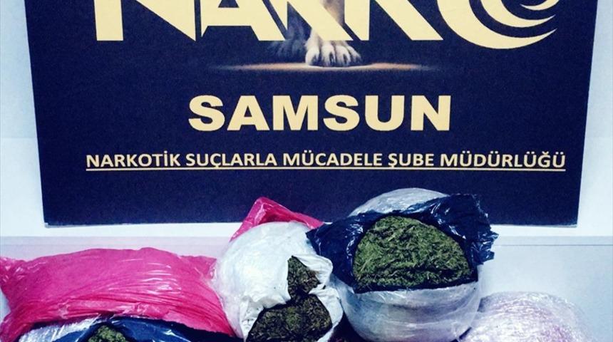 Gürcistan plakalı tırda 12 kilo 100 gram esrar ele geçirildi