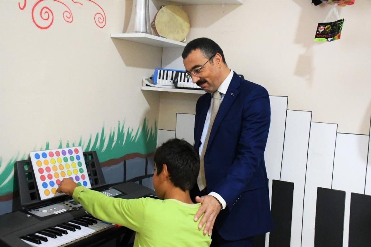 Milas&rsquo;ta &rsquo;Sen Olmadan Asla&rsquo; resim sergisi