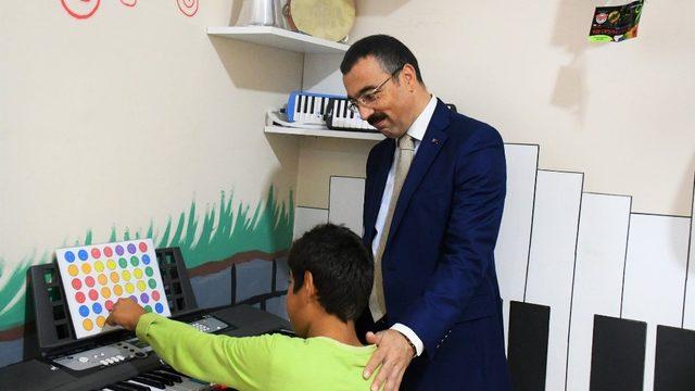 Milas’ta ’Sen Olmadan Asla’ resim sergisi