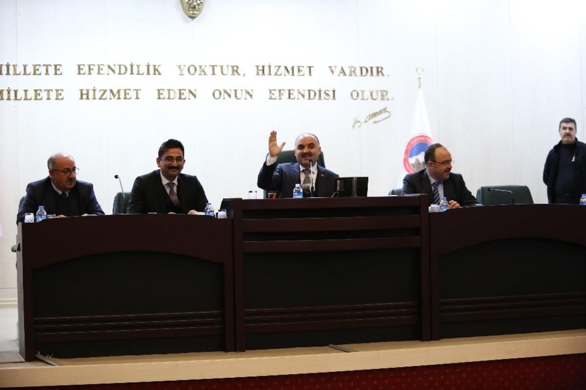 Vali G&uuml;naydın: &ldquo; Daire m&uuml;d&uuml;rleri muhtarları mahallelerinde ziyaret etmeli&rdquo;