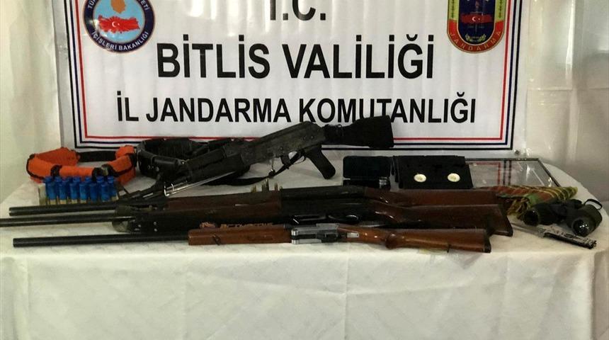 Bitlis'te sosyal medyada ter&ouml;r &ouml;rg&uuml;t&uuml; propagandası yapan 6 kişi yakalandı