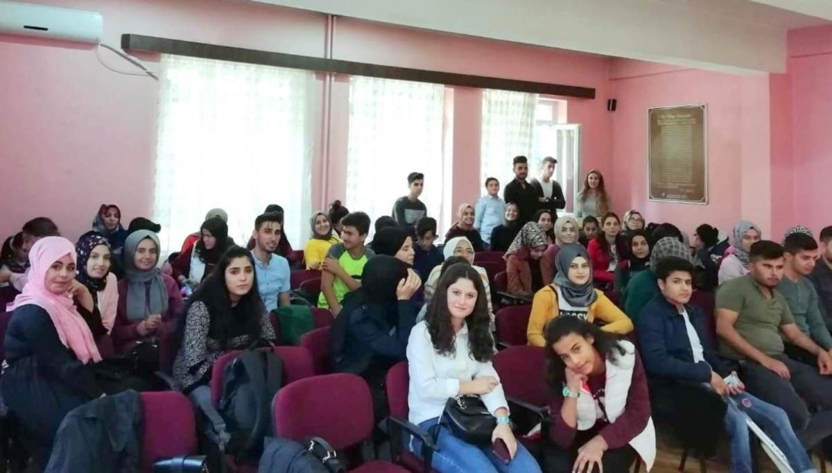 &Uuml;niversitede &ldquo;Emanet &ccedil;ocuklarımıza&rdquo; tanıtım etkinliği