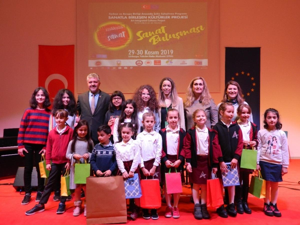 L&uuml;leburgaz ve Rezekne sanatla buluştu