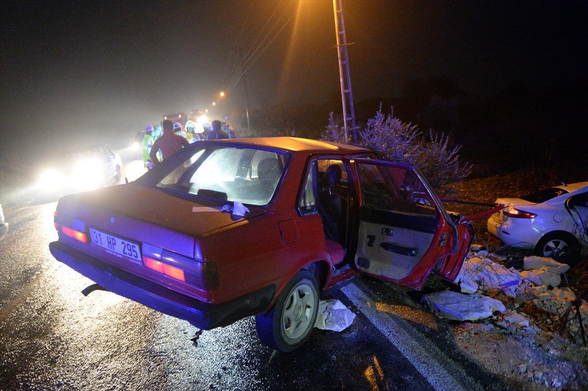 Kilis'te iki otomobilin &ccedil;arpışması sonucu 4 kişi yaralandı