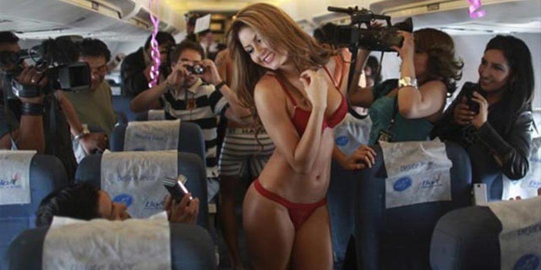 U&ccedil;akta i&ccedil; &ccedil;amaşır defilesi