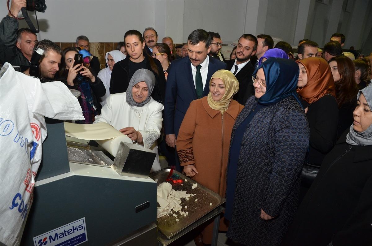 Aile, &Ccedil;alışma ve Sosyal Hizmetler Bakanı Sel&ccedil;uk, &Ccedil;orum'da kooperatif a&ccedil;ılışına katıldı