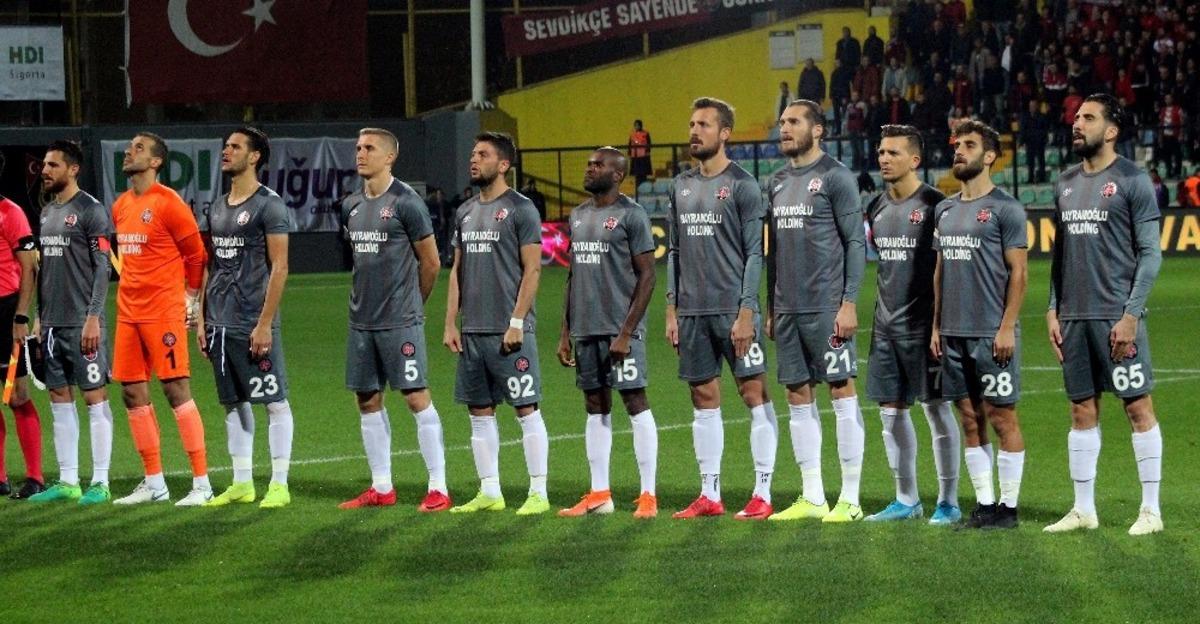 TFF 1. Lig: İstanbulspor: 4 - Fatih Karag&uuml;mr&uuml;k: 0