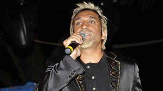 Şarkıcının boynunda Allah yazısı çıktı