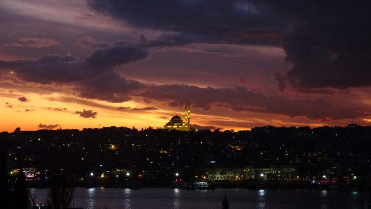 İstanbul'da eşsiz gün batımı manzarası havadan görüntülendi G2