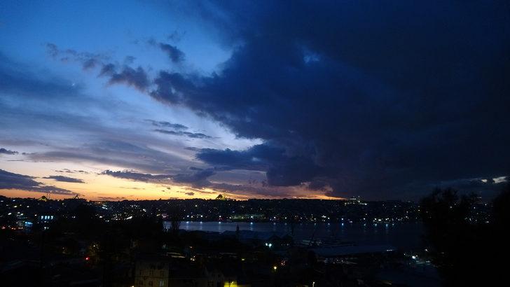 İstanbul'da eşsiz gün batımı manzarası havadan görüntülendi G3