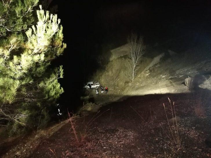 Kontrolden çıkan otomobil, uçurumdan aşağı yuvarlandı: 5 yaralı G1