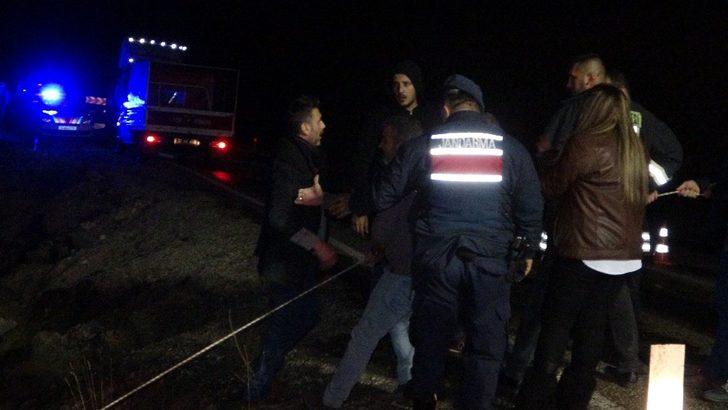 Kontrolden çıkan otomobil, uçurumdan aşağı yuvarlandı: 5 yaralı G4