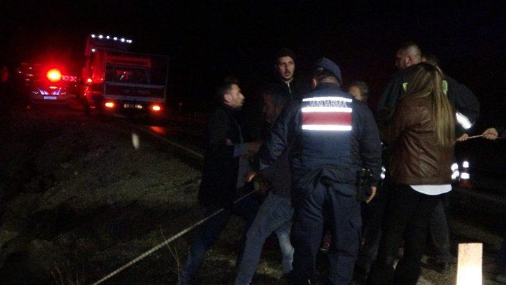 Kontrolden çıkan otomobil, uçurumdan aşağı yuvarlandı: 5 yaralı G5