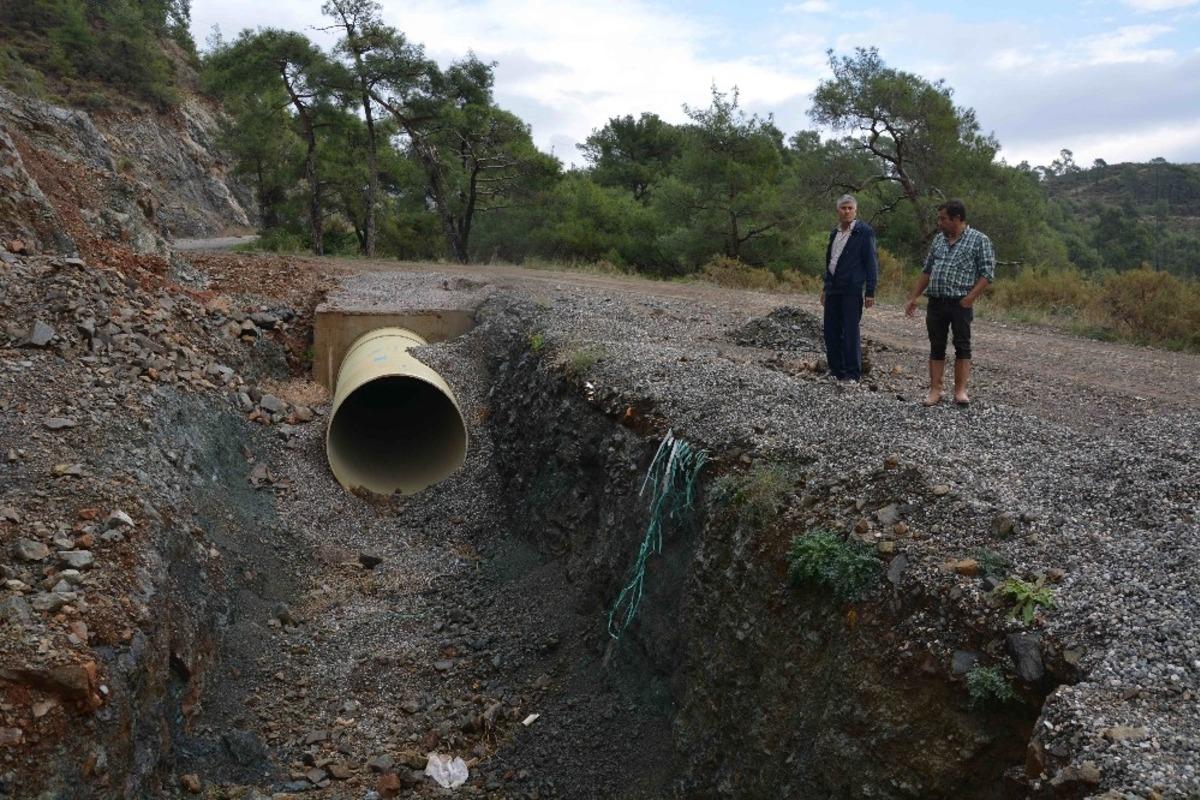 Kazalara davetiye &ccedil;ıkaran yola vatandaşlar tepki g&ouml;sterdi