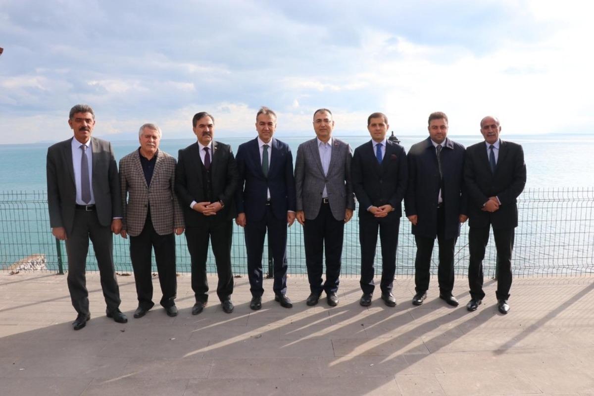 Merkez Valisi Mustafa Toprak&rsquo;tan Ahlat&rsquo;a ziyaret