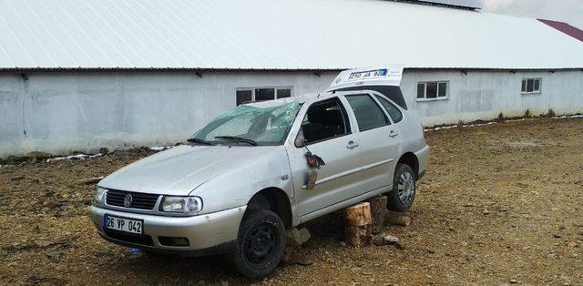 Otomobil takla attı, sürücü camdan fırladı