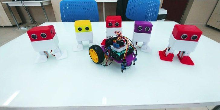 Köy okullarına çizgi izleyen robot hediye edildi G2
