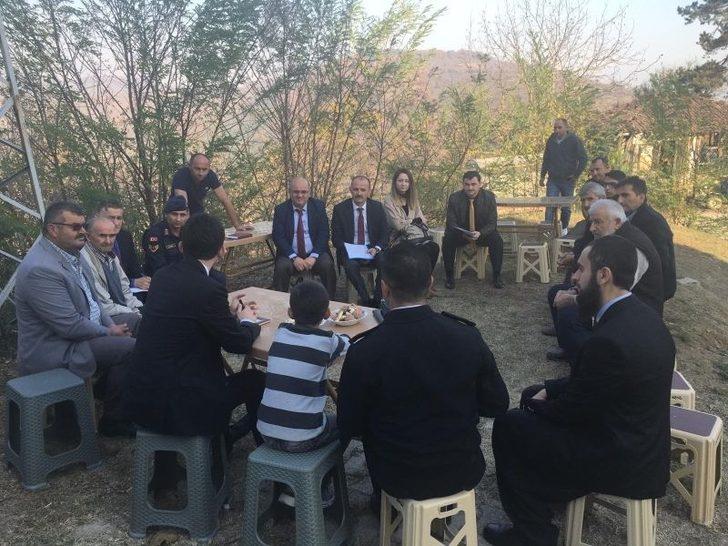 Çilimli Kaymakamı köyleri geziyor G1