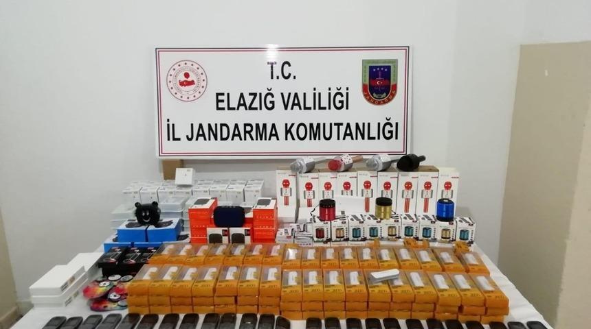 Elazığ&rsquo;da 50 adet ka&ccedil;ak telefon elege&ccedil;irildi