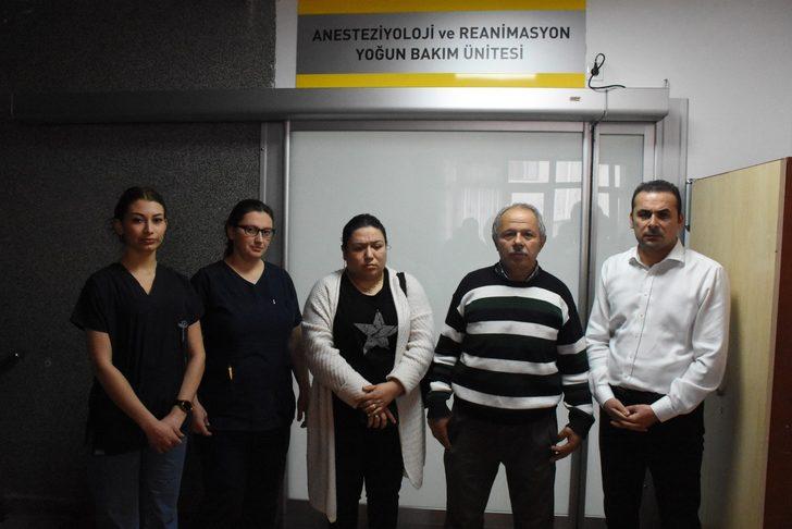 Yedikleri şey hayatlarını kararttı... Milyonda bir görülen bakteri nedeniyle yasam savaşı veriyorlar G1